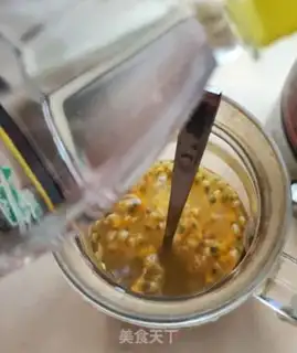 Make A bee of vanilla fruit step 3