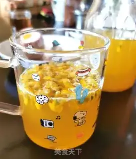 Make A bee of vanilla fruit step 4