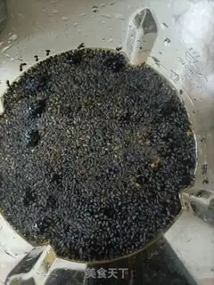 Make Soybeans, black sesame rice step 2
