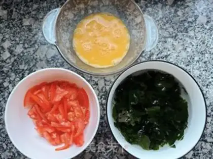 Make The bouquet and eggflower soup step 0