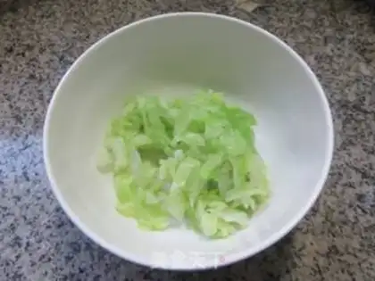 Make Shrimp and cabbage eggs step 3