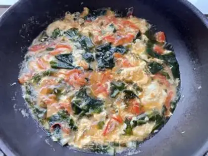 Make The bouquet and eggflower soup step 4
