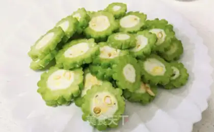 Make A cold, bitter melon step 1