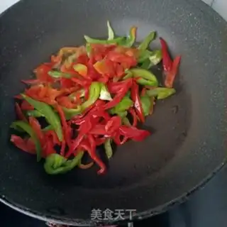 Make Wrinkled peppers with chicken legs step 5