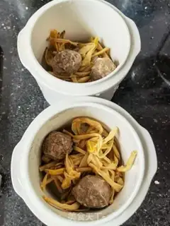 Make Beefball soup step 4