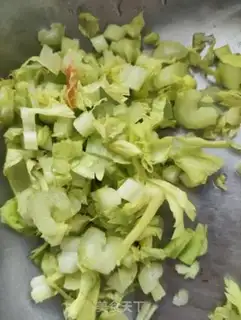 Make Beefball celery soup step 1