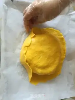 Make Gold moon cake step 14