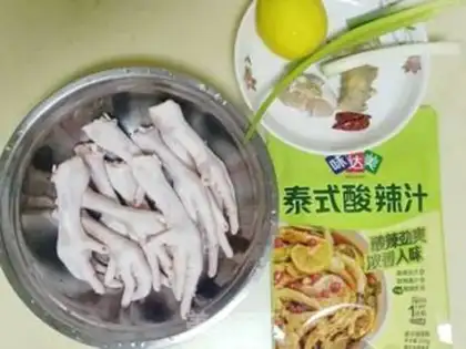 Make Thai hot chicken claws step 0
