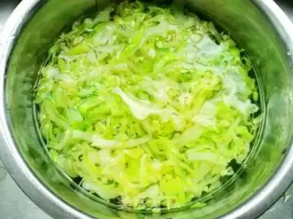 Make A cabbage mix fan step 3