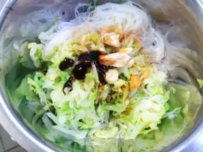 Make A cabbage mix fan step 6