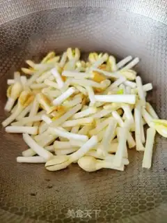 Make Peanut sprouts step 4