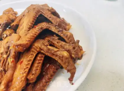 Make Pork wings and chicken claws step 8