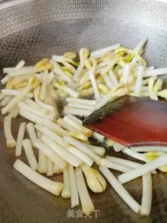 Make Peanut sprouts step 5