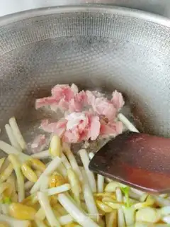 Make Peanut sprouts step 6