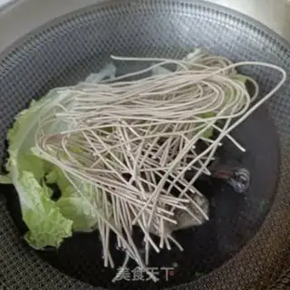 Make Chicken soup and wheat noodles step 3