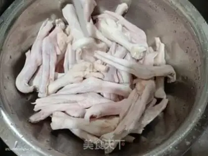 Make Old chicken paws, duck palms step 0