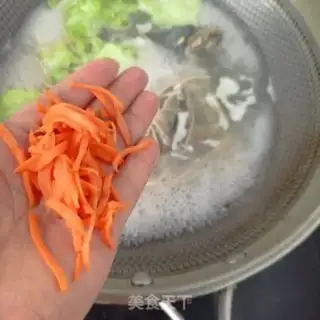 Make Chicken soup and wheat noodles step 4