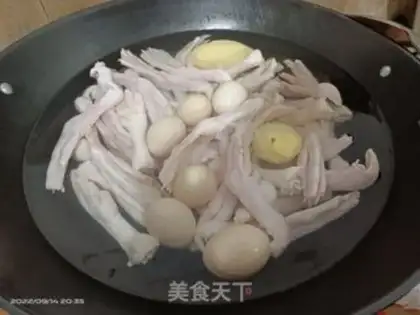 Make Old chicken paws, duck palms step 1