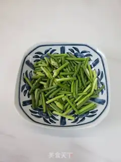 Make Garlic fried intestines step 1
