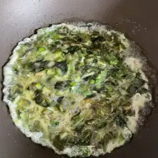 Make Fried eggs with a dress and a dress step 5