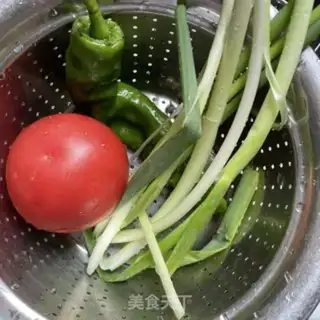 Make Tomato peppers and cut flowers step 1