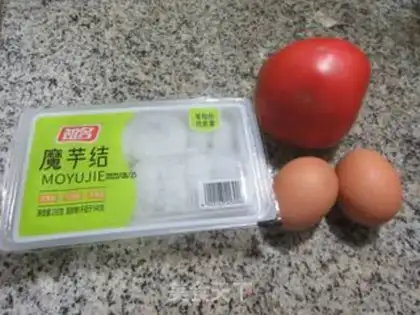 Make Tomato eggs and tacos step 0