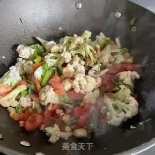 Make Tomato peppers and cut flowers step 5