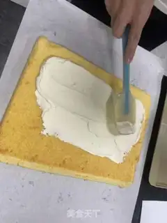 Make The original cake roll step 6