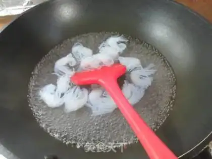 Make Tomato eggs and tacos step 4