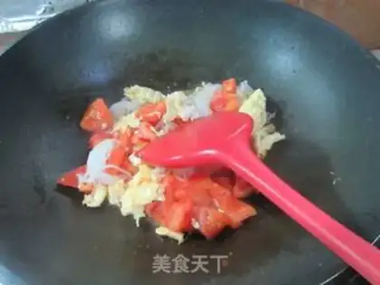 Make Tomato eggs and tacos step 7