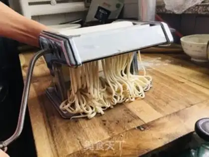 Make Spicy egg tomato noodles step 10