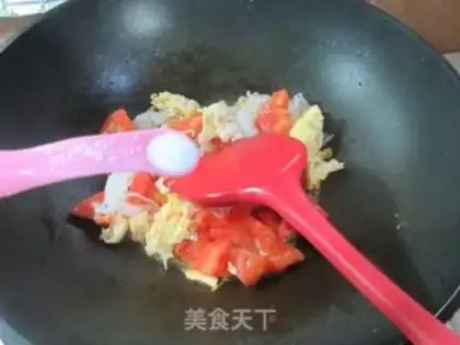 Make Tomato eggs and tacos step 8