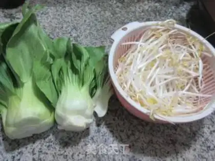 Make Green bean sprouts with gravy step 1