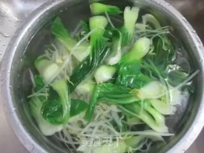 Make Green bean sprouts with gravy step 5