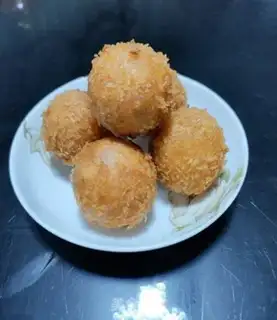 Make Pumpkinballs step 4