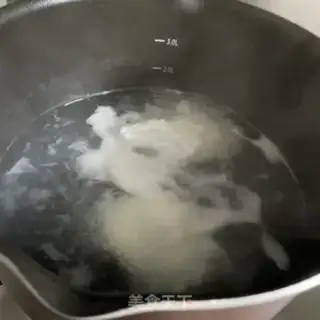 Make Sour soup and eggs step 3