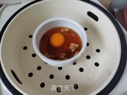 Make walnut cucumber egg step 4