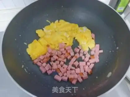 Make A grapefruit fried rice step 5