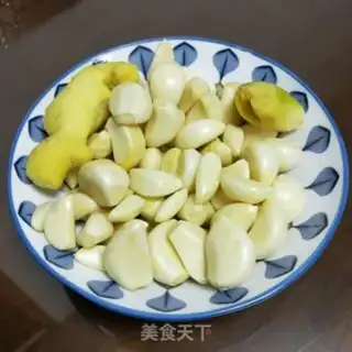 Make Garlic pepper sauce step 1
