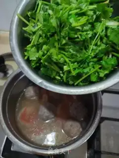 Make Shrimp beefball soup step 7