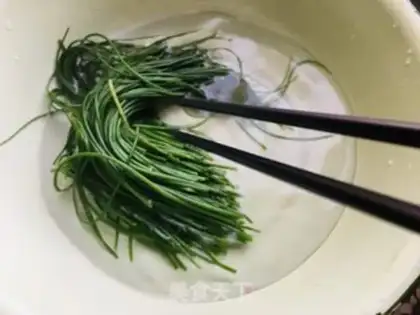Make Cooled onions step 1