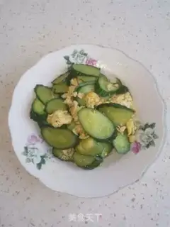 Make cucumber fried eggs step 4