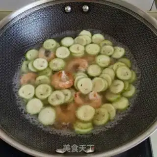 Make Shrimp melon noodles step 5