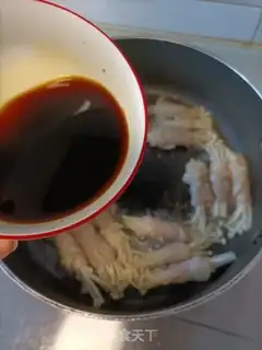Make Golden mushroom roll step 5
