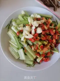 Make Celery with pig ears step 1