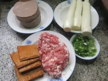 Make A fragrance with a white meat dumpling step 0