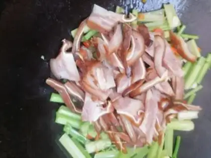 Make Celery with pig ears step 3