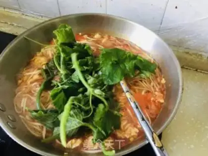 Make Tomato egg noodles step 5