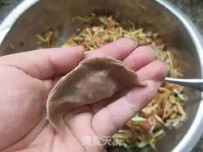 Make A fragrance with a white meat dumpling step 10