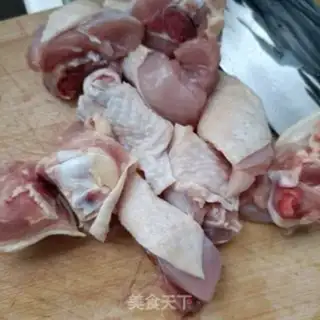 Make Crumbs on chicken legs step 0